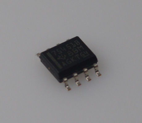SN75451BDR Dual Peripheral Driver IC met 300mA Sink/Source Current 4.5V-36V Wide Voltage Range TTL/CMOS Compatible Thermal Protection en High-Noise Immunity voor Motor/Relee Control