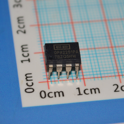 OPA2251PA Precision Dual Op Amp met bandbreedte van 10 MHz Lage 0,5μV/°C Drift 1,1μVpp Ruis Rail-to-Rail Output ±2,25V tot ±18V Voeding en 8-pin DIP-pakket