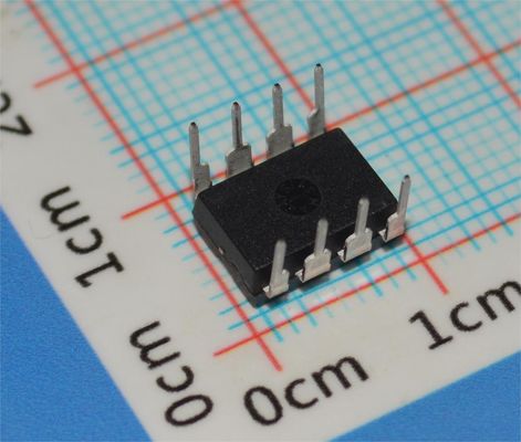 AD820AN 5MHz Precisie Op Amp, ±18V Voeding, 3mV Offset, 1μA Biasstroom, DIP-8, -40°C tot +85°C