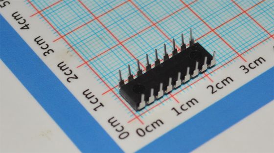 PIC16F54-I/P 8-bit RISC MCU 20MHz 512x12 Flash 25B RAM 12 I/O DIP-18 2-5.5V -40°C~125°C Laag Vermogen <2mA