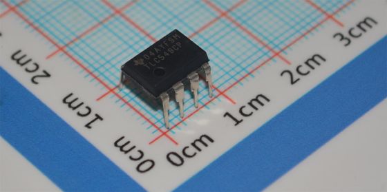TLC549CP 8-bits ADC 40ksps 4MHz Klok Enkele Voeding 3-6V DIP-8 ±0.5LSB INL Laag Vermogen <15mW -40°C tot +85°C
