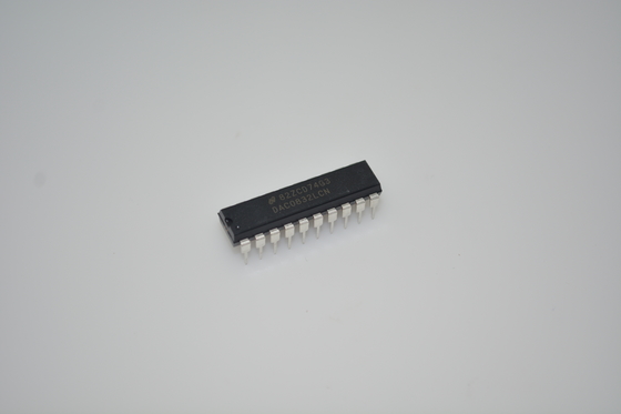 DAC0832LCN 8-bit vermenigvuldigend DAC 1μs Setteling Time ±10V Output 20mW Power DIP-20 0°C tot +70°C