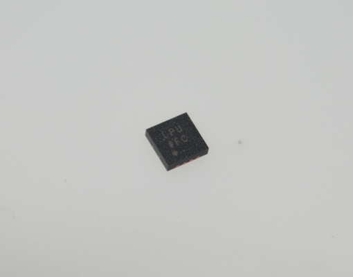 ADM7170ACPZ-3.3-R7 3.3V 2A LDO Regulator 1.8-6.5V Input 1μV RMS Geluid 75dB PSRR LFCSP-8 -40°C tot +125°C AEC-Q100