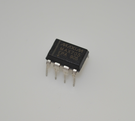 MAX705EPA Microprocessor Supervisor 4,65V Drempel 200 ms Reset Pulse 5V Voeding DIP-8 -40°C tot +85°C