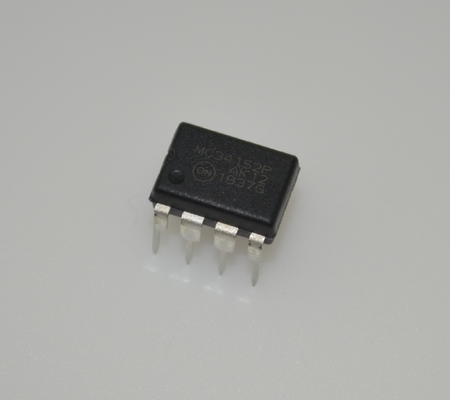 MC34152PG Dubbele MOSFET Driver 1,5A Piekstroom 12V-18V Voeding 50ns Stijging/Daling DIP-8 -40°C tot +85°C