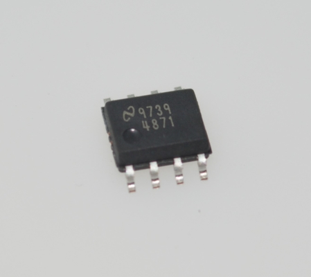 LM4871MX 3W mono-audioversterker met 2.7V-5.5V laagspanningsoperatie lage stilstandstroom, afsluitmodus Thermische bescherming Verbeterde RF-geluidsimmuniteit en ruimtebesparend SOIC-pakket