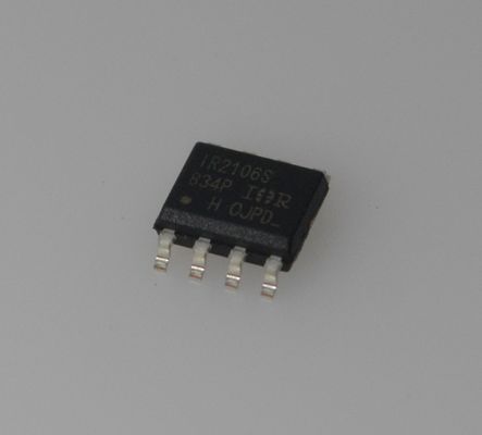 IR2106STRPBF 600V Half-Bridge Driver 200mA Output Fast Switching UVLO, Low Propagation Delay SOIC-8 Ideaal voor motor aandrijvingen en omvormers