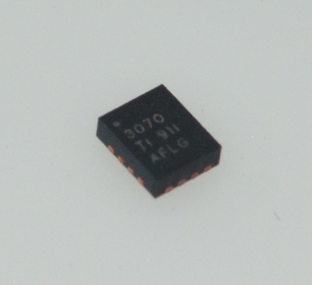 TPS63070RNMR Buck-Boost 96% Eff 2-16V In 5A Peak Instelbare Out 25µA IQ 2.5x3mm QFN Vaste 5V/3.3V Energiebesparingsmodus