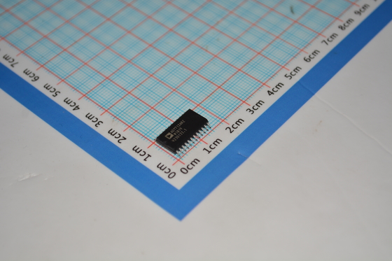 AD7712ARZ 24-Bit Σ-Δ ADC met Low Noise On-Chip PGA 5V/3V Werking Hoge Nauwkeurigheid Flexibele Filtering en Laag Vermogen voor Precisie Sensing