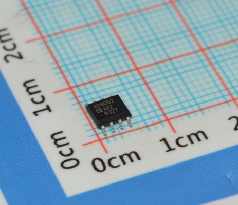 AD8052AR Hoge snelheid 300MHz Op Amp Lage ruis 4.5nV/√Hz 5V Operatie Rail-to-Rail Output Lage vervorming en 160mA Output Drive voor Video/ADC buffers