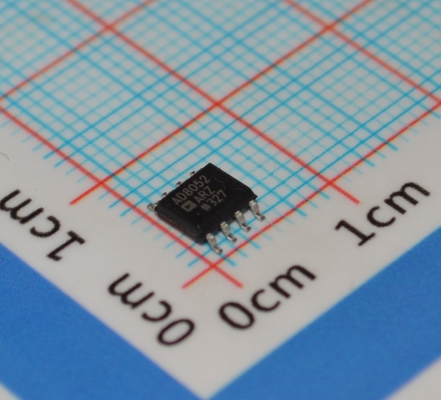 AD8052AR Hoge snelheid 300MHz Op Amp Lage ruis 4.5nV/√Hz 5V Operatie Rail-to-Rail Output Lage vervorming en 160mA Output Drive voor Video/ADC buffers