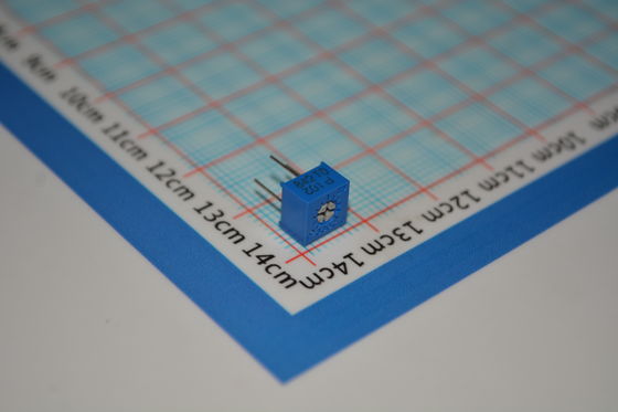 3362P-1-102LF Trimpot 1kΩ 10-Turns Precisie Potentiometer ±10% Tolerantie Doorlopende Gat Montage Cermet Element Betrouwbare Afstelling Ideaal voor Kalibratie and Circuit Tuning