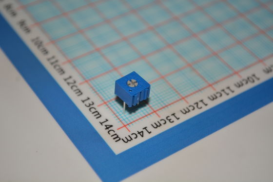 3362P-1-102LF Trimpot 1kΩ 10-Turns Precisie Potentiometer ±10% Tolerantie Doorlopende Gat Montage Cermet Element Betrouwbare Afstelling Ideaal voor Kalibratie and Circuit Tuning