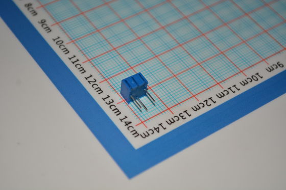 3362P-1-102LF Trimpot 1kΩ 10-Turns Precisie Potentiometer ±10% Tolerantie Doorlopende Gat Montage Cermet Element Betrouwbare Afstelling Ideaal voor Kalibratie and Circuit Tuning