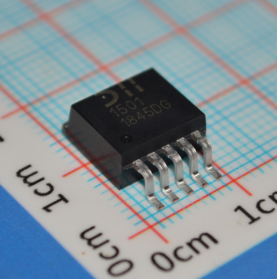 AP1501-K5G-13 5V/3A Step-Down Converter met 4,5-40V Input 90% Efficiëntie Lage stilstaande stroom Thermische afsluiting 500kHz Frequentie & SOT-23 Pakket