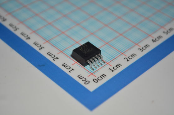 AP1501-K5G-13 5V/3A Step-Down Converter met 4,5-40V Input 90% Efficiëntie Lage stilstaande stroom Thermische afsluiting 500kHz Frequentie and SOT-23 Pakket