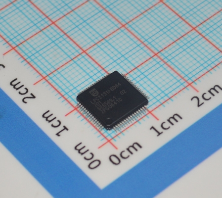 LPC2131FBD64/01,15 ARM7 MCU 32-bit RISC Core 64KB Flash 16KB RAM 60MHz Snelheid USB 2.0 2x UART 64-LQFP -40°C tot +85°C Industriële kwaliteit
