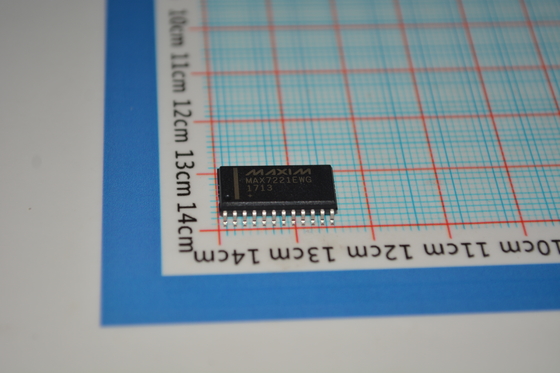 MAX7221EWG+T 8-cijferige LED-displaydriver met SPI-interface 10MHz seriële datasnelheid 2,7V-5,5V werking Individuele LED-besturing en 24-pins brede SOIC-behuizing