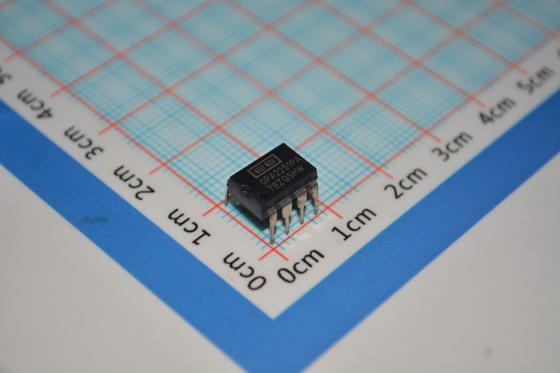 OPA2251PA Precision Dual Op Amp met bandbreedte van 10 MHz Lage 0,5μV/°C Drift 1,1μVpp Ruis Rail-to-Rail Output ±2,25V tot ±18V Voeding en 8-pin DIP-pakket