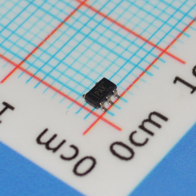 TLV70450DBVR 5V 150mA Ultra-Low IQ (300nA) LDO met Hoge PSRR (70dB) 2% Nauwkeurigheid Stabiel met 1μF Keramische Condensator Enable Pin en Thermische Bescherming in SOT-23 Behuizing