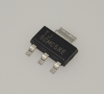 TLV1117LV33DCYR 800mA LDO 3.3V Vaste uitslag 1% nauwkeurigheid lage uitvalspanning overstroom en thermische bescherming -40°C tot 125°C Stabiel met keramische condensatoren SOT-223 Pakket
