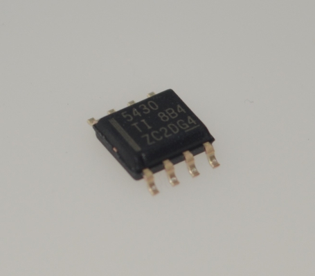 TPS5430DDAR 3A 5,5-36V Brede Input Step-Down Converter 500kHz Schakelen Hoge Efficiëntie (Tot 95%) Interne Compensatie Power Good Signaal Thermische/UVLO Bescherming SOIC-8 Pakket