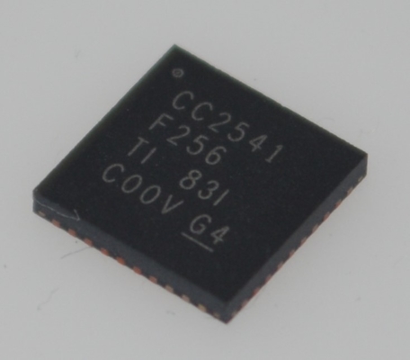 CC2541F256RHAR Bluetooth 4.0 Low Energy SoC 256KB Flash 8KB RAM Krachtige 8051 MCU Geïntegreerde RF Transceiver Ultra-Low Power Full Bluetooth Stack Advanced Sensor Interface Ideaal voor IoT/Wearables