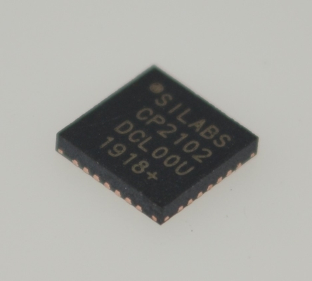 CP2102-GMR USB-UART Bridge Single-Chip Oplossing Geïntegreerde USB & Kristal 9600 bps tot 2 Mbps Baud 512-Byte Buffer Volledige GPIO Compact QFN Royalty-Vrije Drivers