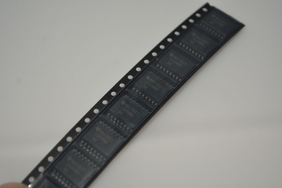 CP2102-GMR USB-UART Bridge Single-Chip Oplossing Geïntegreerde USB and Kristal 9600 bps tot 2 Mbps Baud 512-Byte Buffer Volledige GPIO Compact QFN Royalty-Vrije Drivers