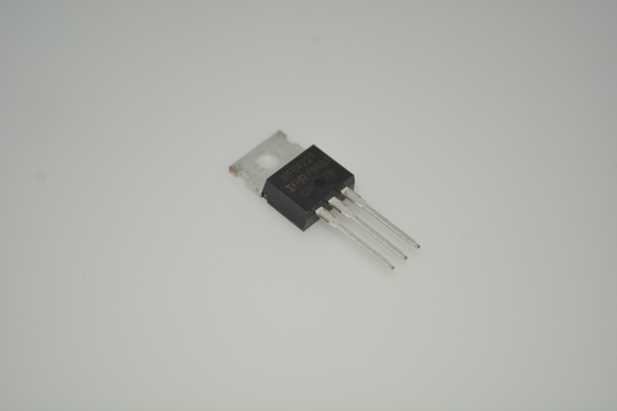 IRFB4227PBF 200V/195A MOSFET met Ultra-Lage 4,5mΩ Rds(on) TO-220 Behuizing Logic-Level Aansturing Lawine Gecertificeerd Snel Schakelen Hoge Efficiëntie Robuust Ontwerp voor Motorbesturing & Energiesystemen