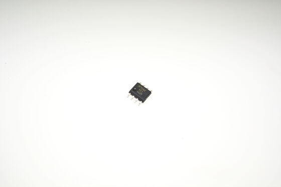 MAX660MX 5V 60mA laadpomp DC-DC-omvormer/spanningsdublaar SOIC-8 Pakket 99% Spanningsomrekeningsdoeltreffendheid Geen inductoren vereist voor op-amp en LCD-biasvoorraden