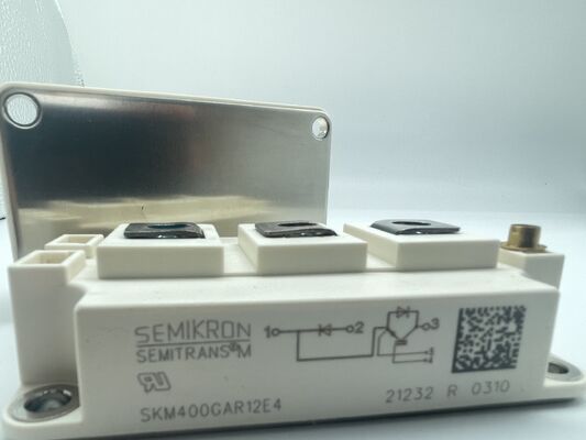 SKM400GAR12E4 1200V 400A IGBT-module Lage Vce (sat) Hoge kortsluiting Robustheid Lage schakelverlies Hoge isolatie Industriële kwaliteit Voor zonne-inverters en UPS met hoog vermogen