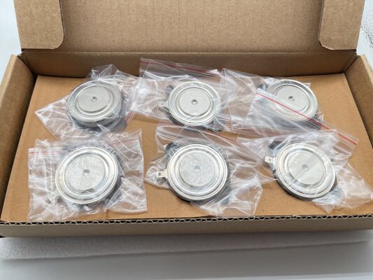 VS-ST330C16C0 1600V 330A Half-Bridge Module Lage Vce(sat) Laag Verlies Hoge Kortsluitvastheid Geïntegreerde NTC Voor Industriële Omvormers en High Power UPS