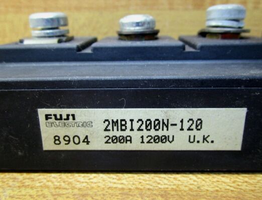 2MBI200N-120 1200V 200A IGBT-module Laag Vce (sat) Lage Verlies Hoog Kortsluiting Robuustheid Geïntegreerde NTC Voor motor aandrijvingen en industriële UPS