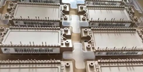 FP25R12KT4 B11 1200V 25A PIM IGBT-module laag schakelverlies TrenchStop IGBT4 geïntegreerde NTC geïsoleerde koperen basisplaat 150°C Operatie PressFIT-technologie voor motorrijtuigen