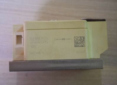 SKKE600/16 1600V 600A Single Diode Module Ultra-Low VF 1.5V High Surge Current 22kA SEMIPACK4 Geïsoleerde basis Uitstekende warmteoverdracht Hoge betrouwbaarheid UL gecertificeerd voor rectifiers en lassen