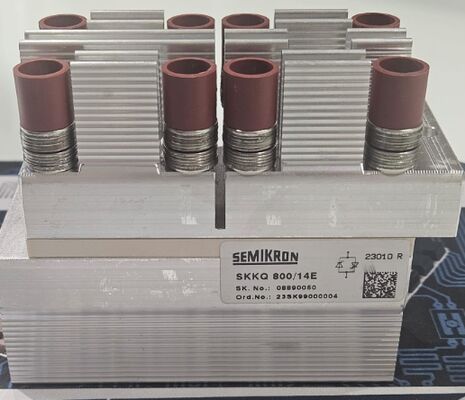 SKKQ800/14E 1400V 800A Enkele Thyristor Module Snelle Schakeling Lage VF 1.37V 12kA Overspanningsbeveiliging AlN Keramische Basis Drukcontacten Versterkte Gate UL Gecertificeerd voor Soft Starters en Omvormers