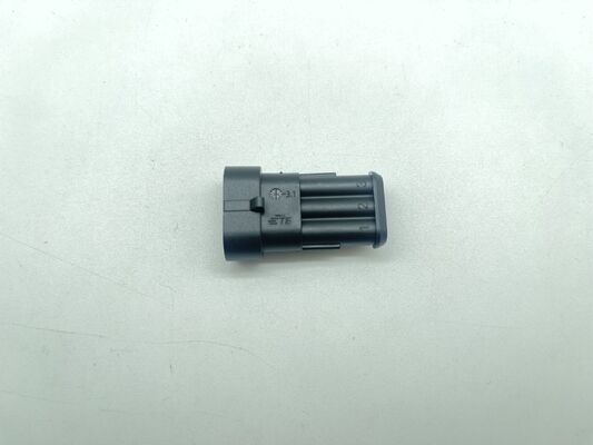 282105-1 3 Positie 5,0 mm Pitch Draad-to-Board kop Verticaal door het gat gehuld wrijvings slot gepolariseerd 9A rating voor stroomvoorzieningen en industriële besturing